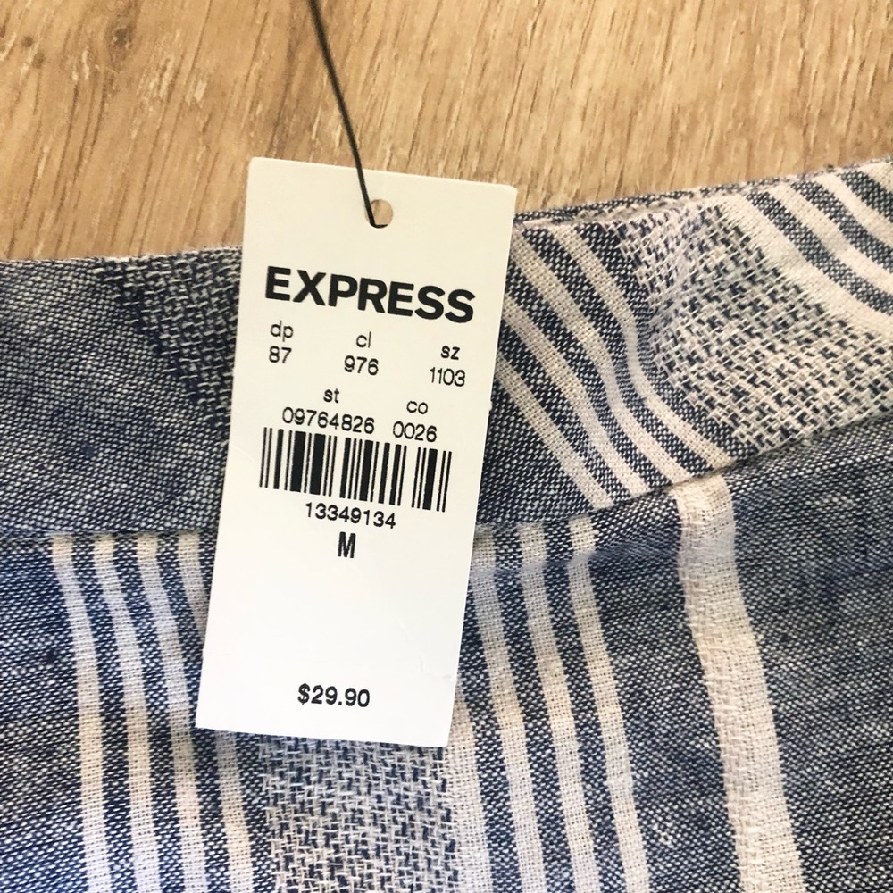 Express Crop Top - Picture 2 of 2
